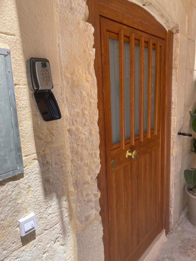 La Casa Della Felicita Apartment Бари Экстерьер фото
